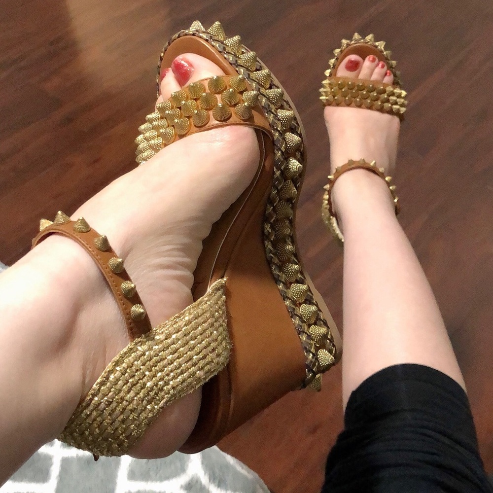 ❌SOLD ❌  Christian louboutin Spike